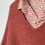 Pull col V rose saumoné en maille doux