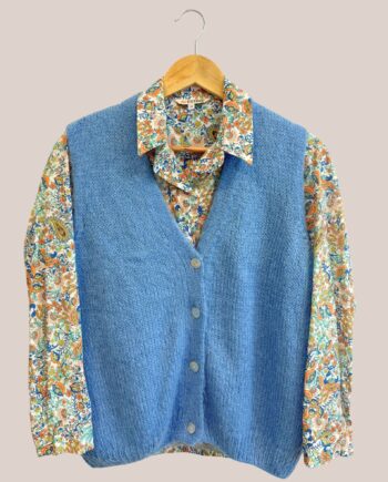 Gilet boutonné sans manches Gwendoline bleu en maille
