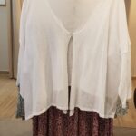 gilet leger Gia en coton coloris blanc avec fermeture boutonnée