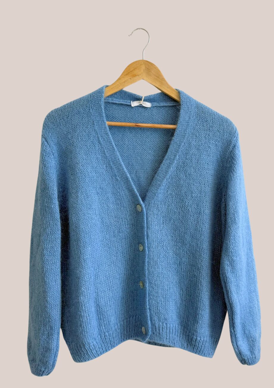 Gilet Gloria bleu, manches longues vue de face - forESTIME