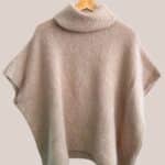 Pull plume col roulé, de coloris beige idéal pour femme senior - forESTIME