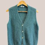 Pull femme senior Gwendoline vert sans manche vue de face - forESTIME