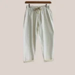 Pantalon léger coloris blanc cassé idéal pour le printemps