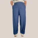 Pantalon philipine bleu denior, large et confortable, ceinture en tour de taille