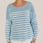 Pull confortable coloris bleu ciel à rayure blanche, manches longues