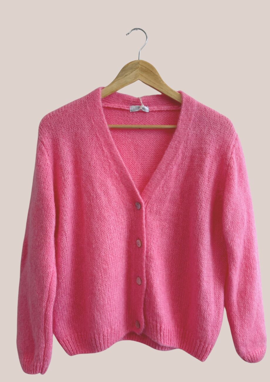 Gilet Gloria rose bonbon, manches longues vue de face - forESTIME
