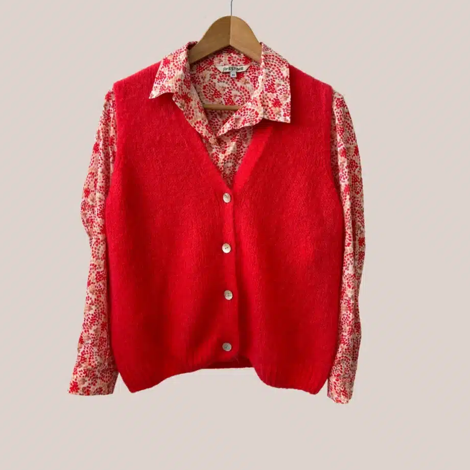 gilet de coloris corail à manches courtes, tient chaud, idéal pour les seniors