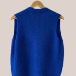 Pull boutonné sans manches col V, Gwendoline coloris bleu vif - forESTIME