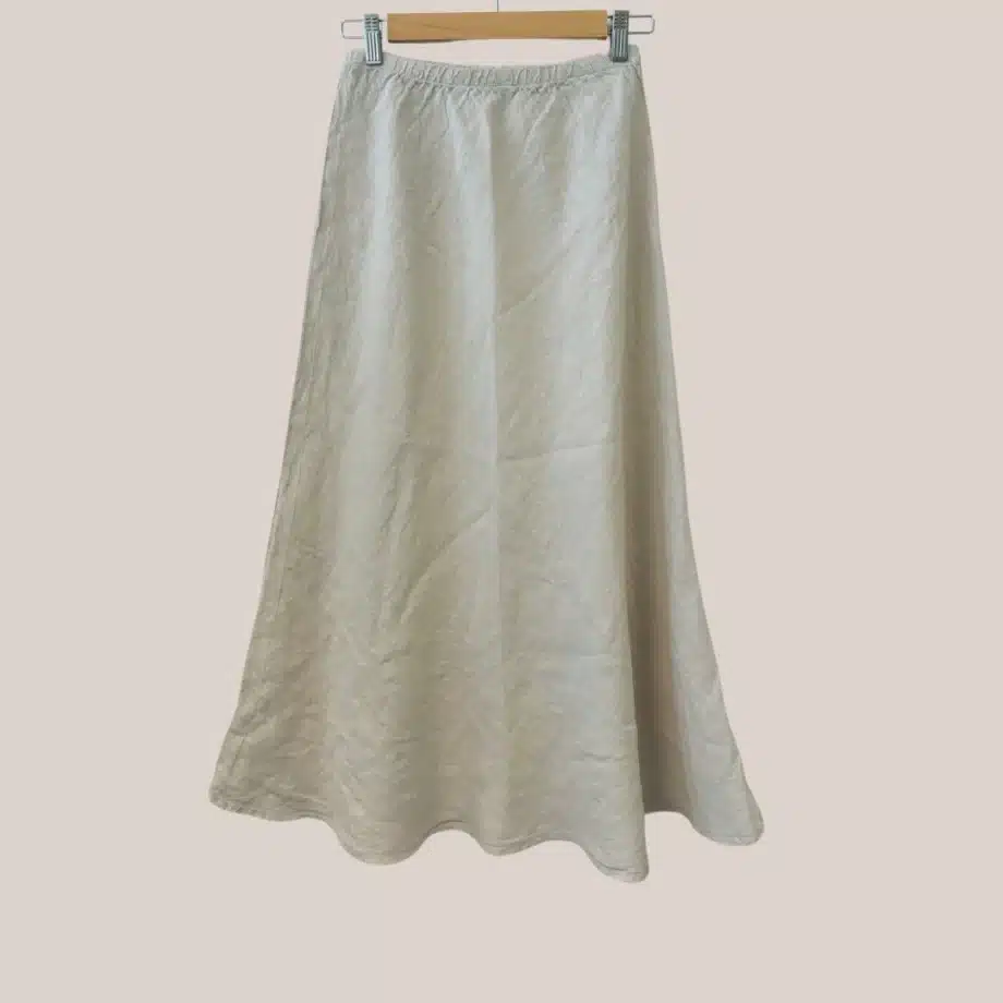 jupe longue pour seniors de coloris beige