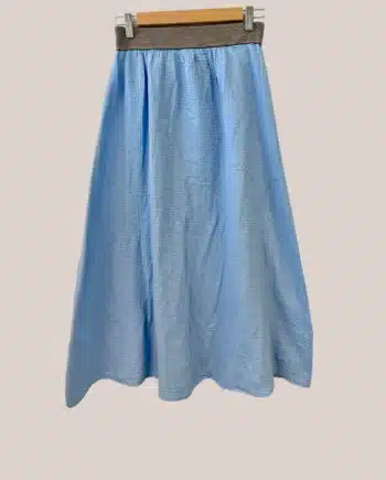 jupe longue pour seniors en gaz de coton de coloris bleu ciel
