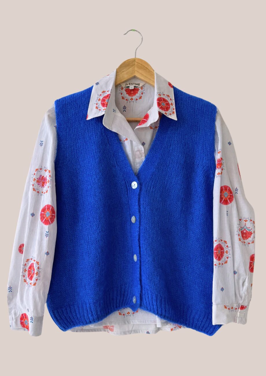 Gilet Gwendoline bleu vif sans manches avec chemise - forESTIME