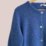 Gilet Gayane bleu jean, idéal pour femme senior - forESTIME