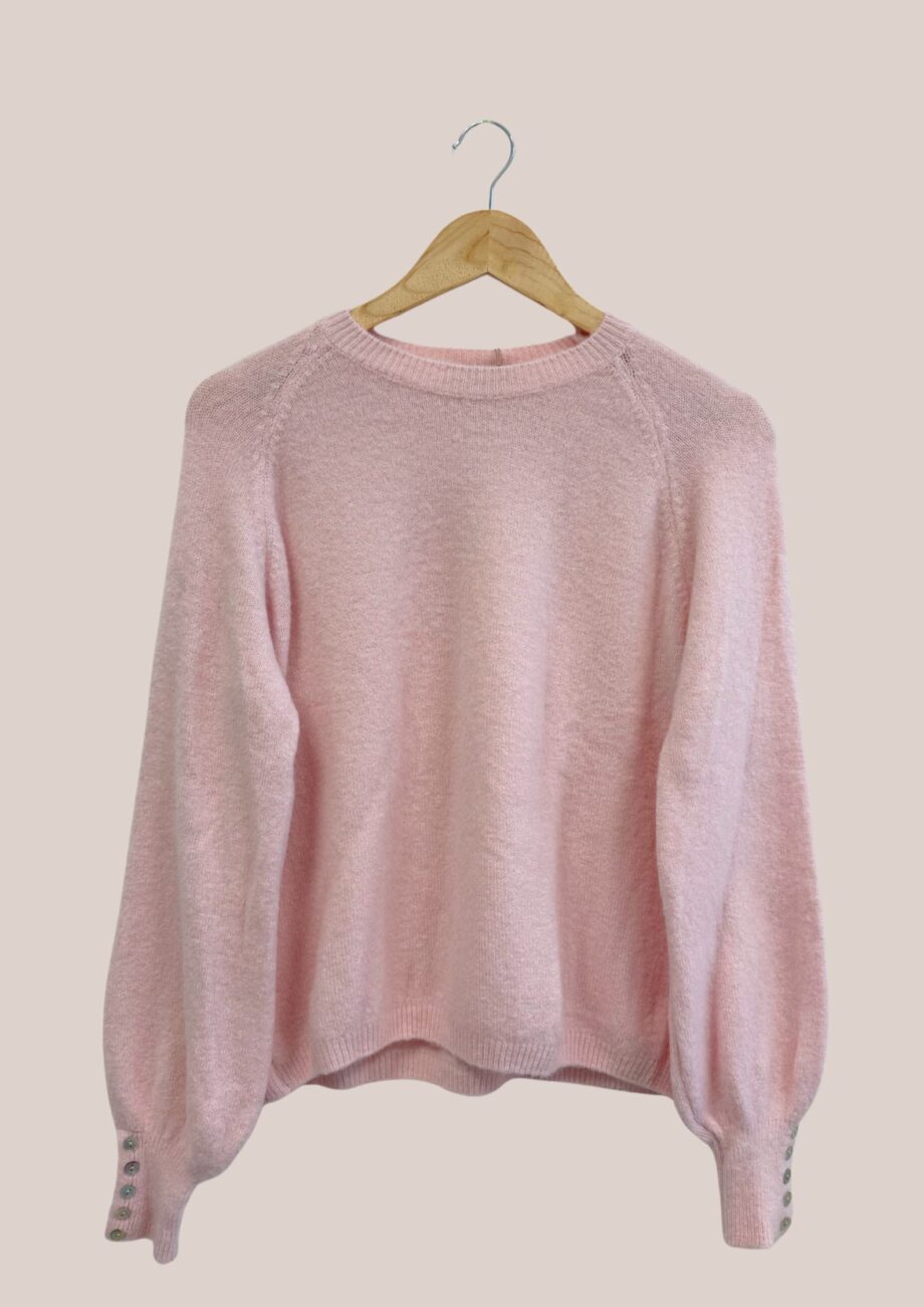 Pull Adélie rose poudré idéal pour femme senior avec boutons décoratifs sur les manches - forESTIME