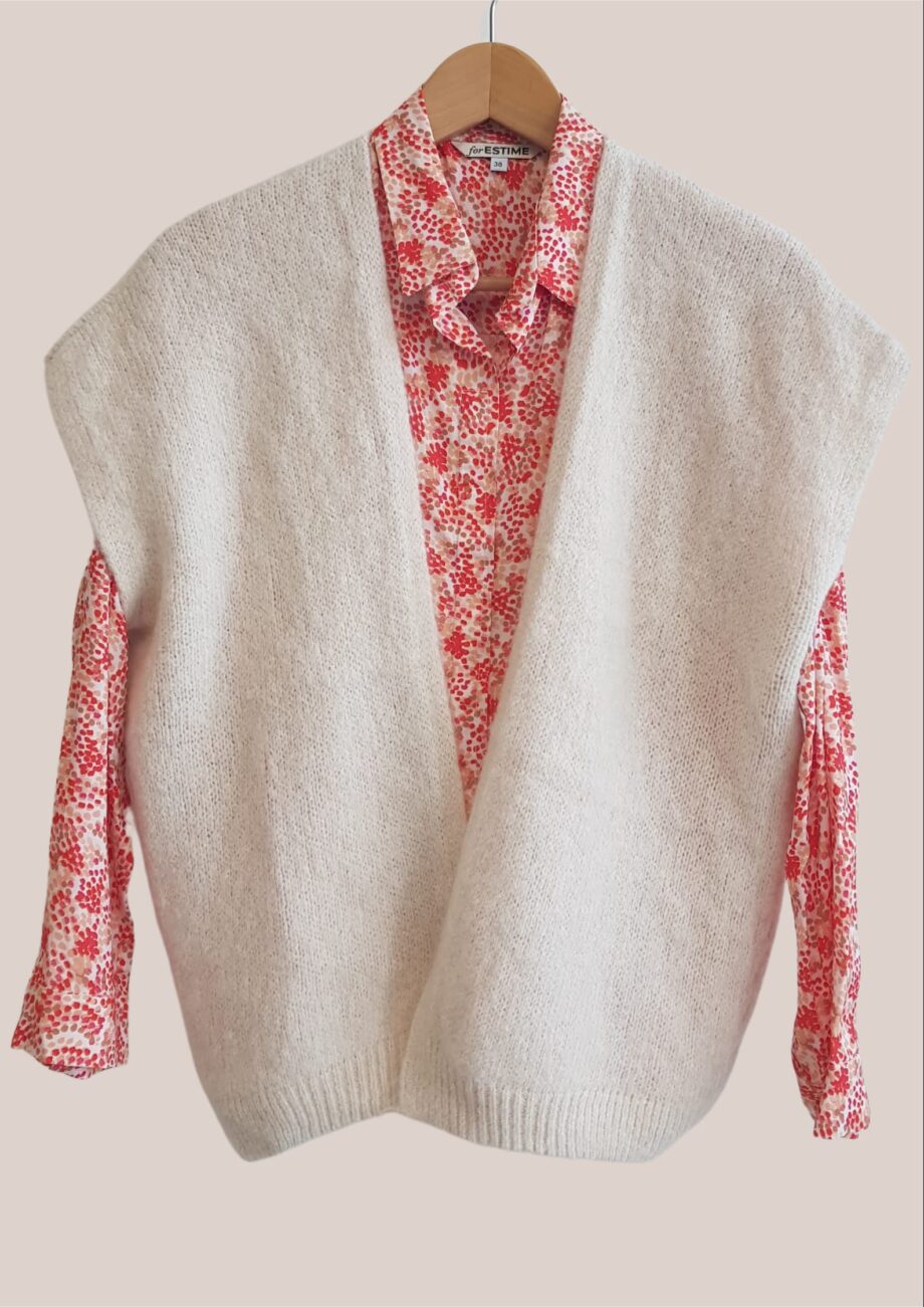 Cardigan sans manches pour seniors bien chaud en maille coloris écru