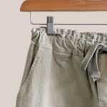 pantalon pam de coloris beige effet velours pour femme senior - forESTIME