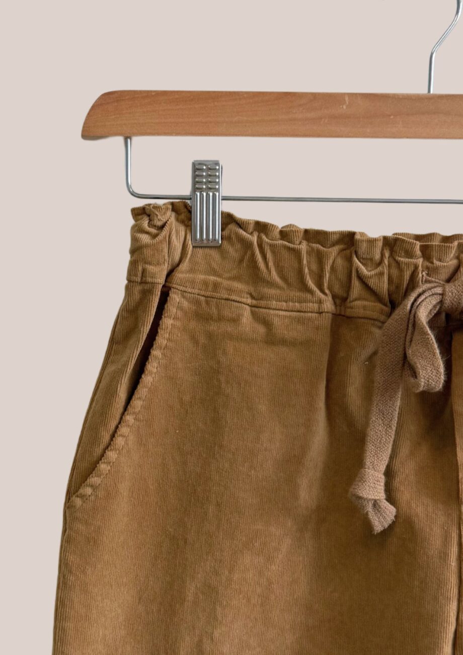 Pantalon velours pour femme senior de coloris camel - forESTIME