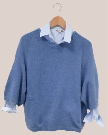 Pull senior en maille toute douce bleu pour senior. Pull col rond forme trapeze
