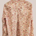 Chemisier pour personnes agées sans boutons fermé par aimant joli imprimé fleurs rose vert vue dos
