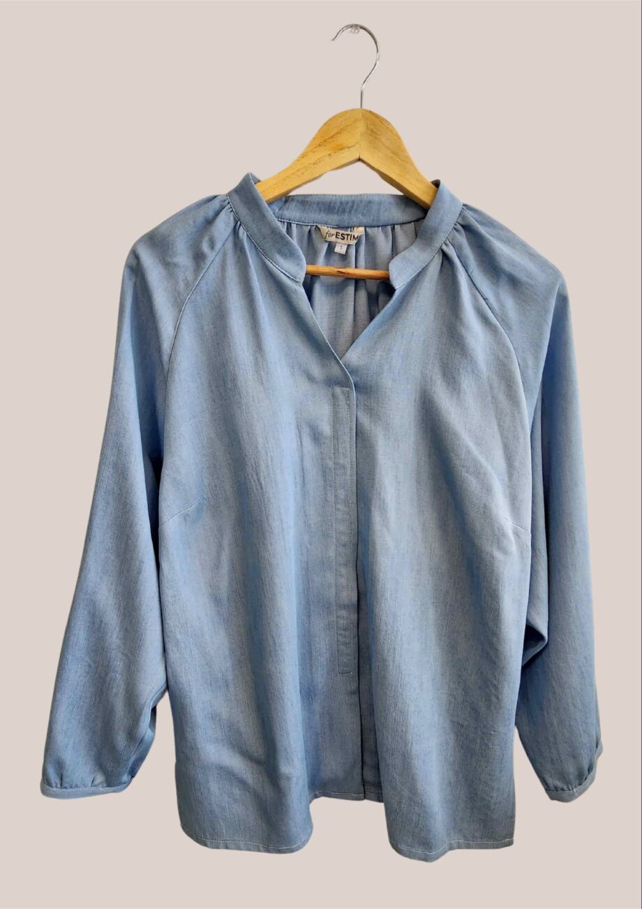 tunique femme senior bleu jean ouverture aimantée cachée