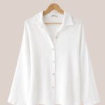 Chemisier Cassandre en Gaze de coton. Coloris blanc idéal pour femme senior - forESTIME