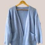 Pull Gaelle bleu ciel, manches longues pour femme senior vue de face - forESTIME
