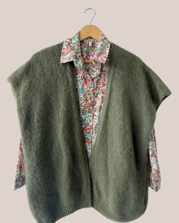 Gilet Gaby kaki clair sans manches avec chemise pour femme senior - forESTIME
