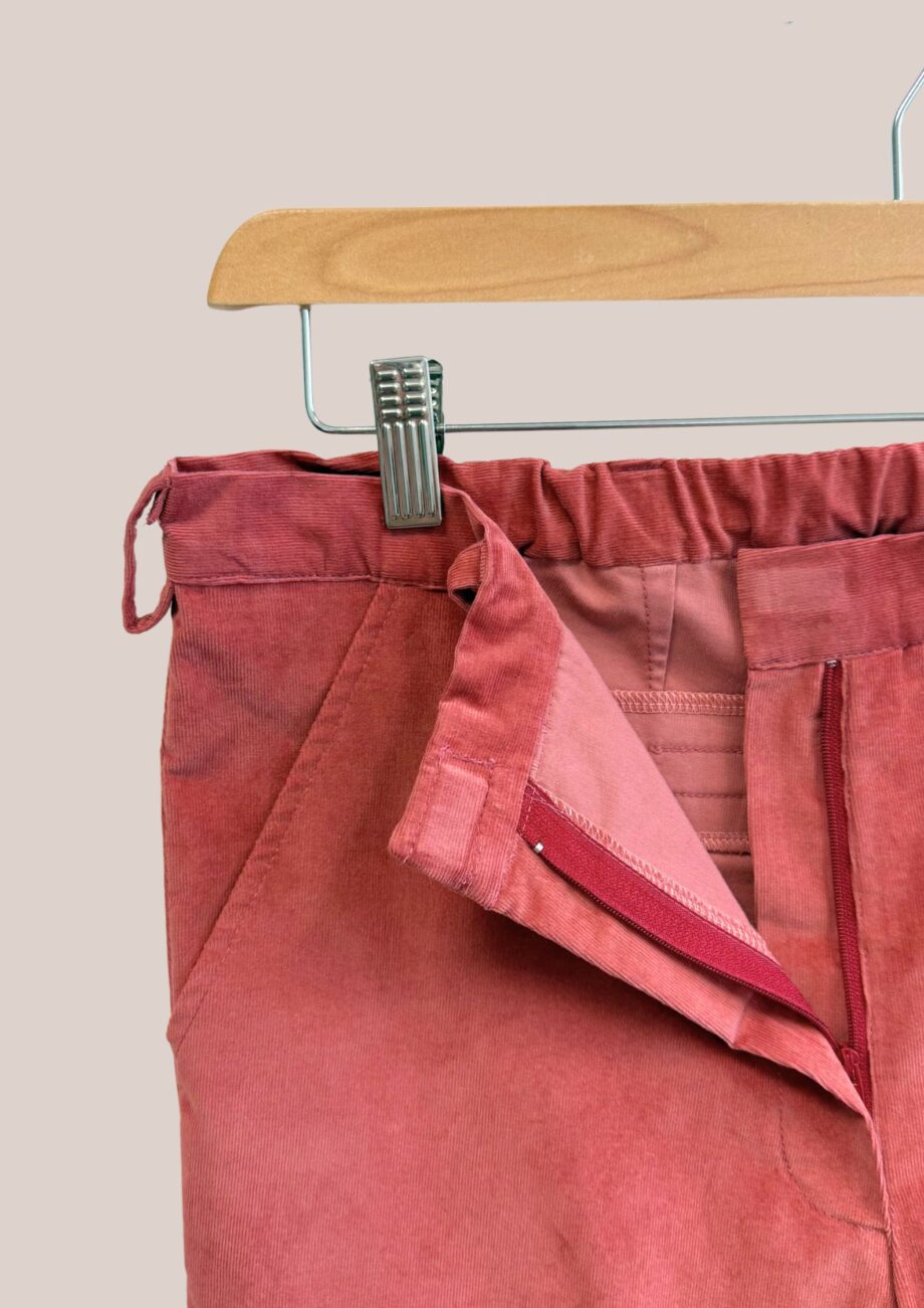 Pantalon rose blush, Pauline en velours. Coupe droite idéal pour femme senior - forESTIME