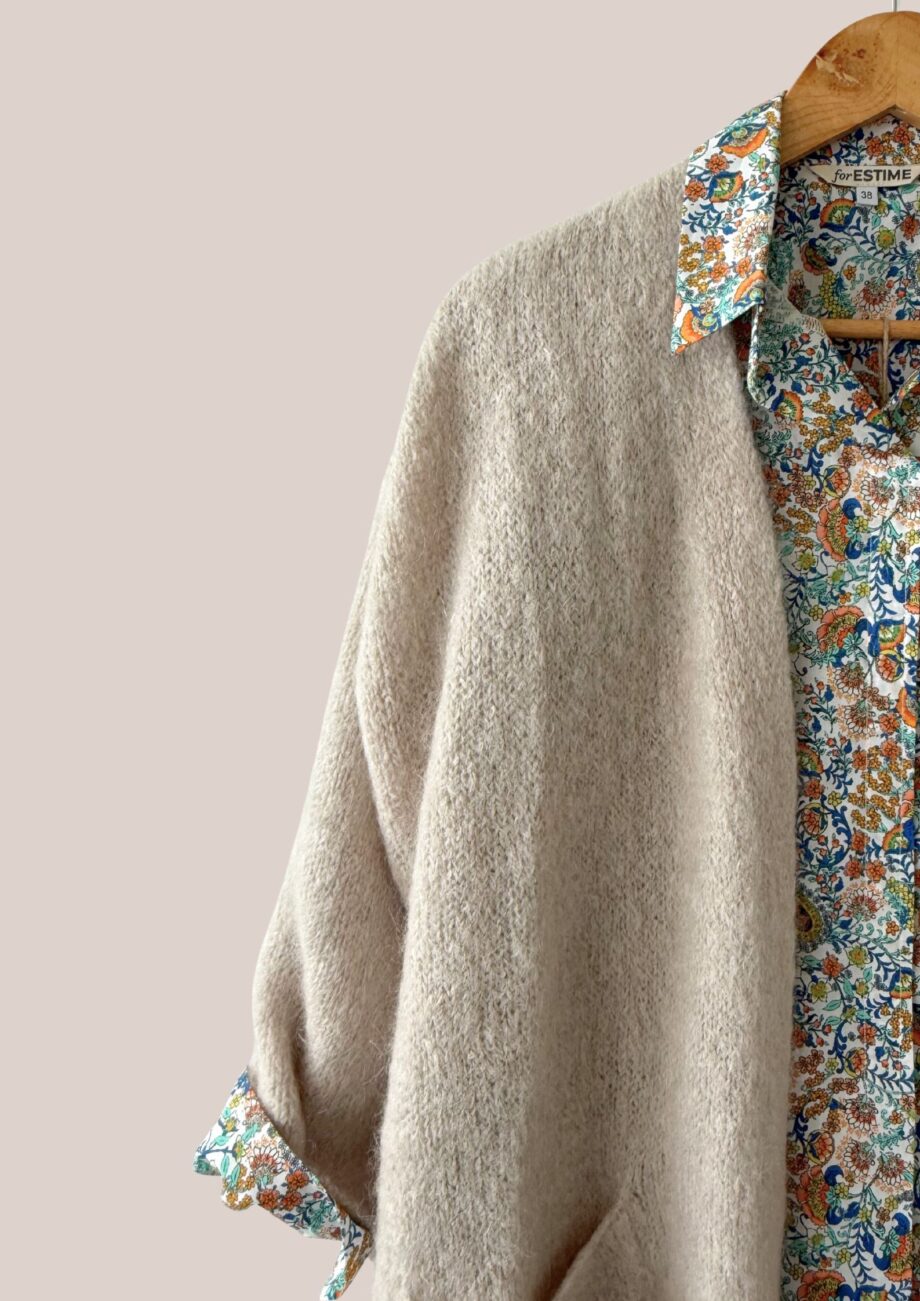 Gilet Lou vue de face, long pour femme senior - forESTIME