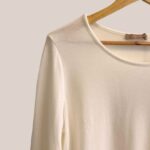 Tee-shirt blanc beige manches longues zoom - forESTIME
