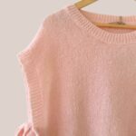 Zoom sur le pull Agathe rose poudré idéal pour femme senior - forESTIME