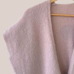 Gilet sans manches pour femme senior de coloris rose grisé zoomer - forESTIME