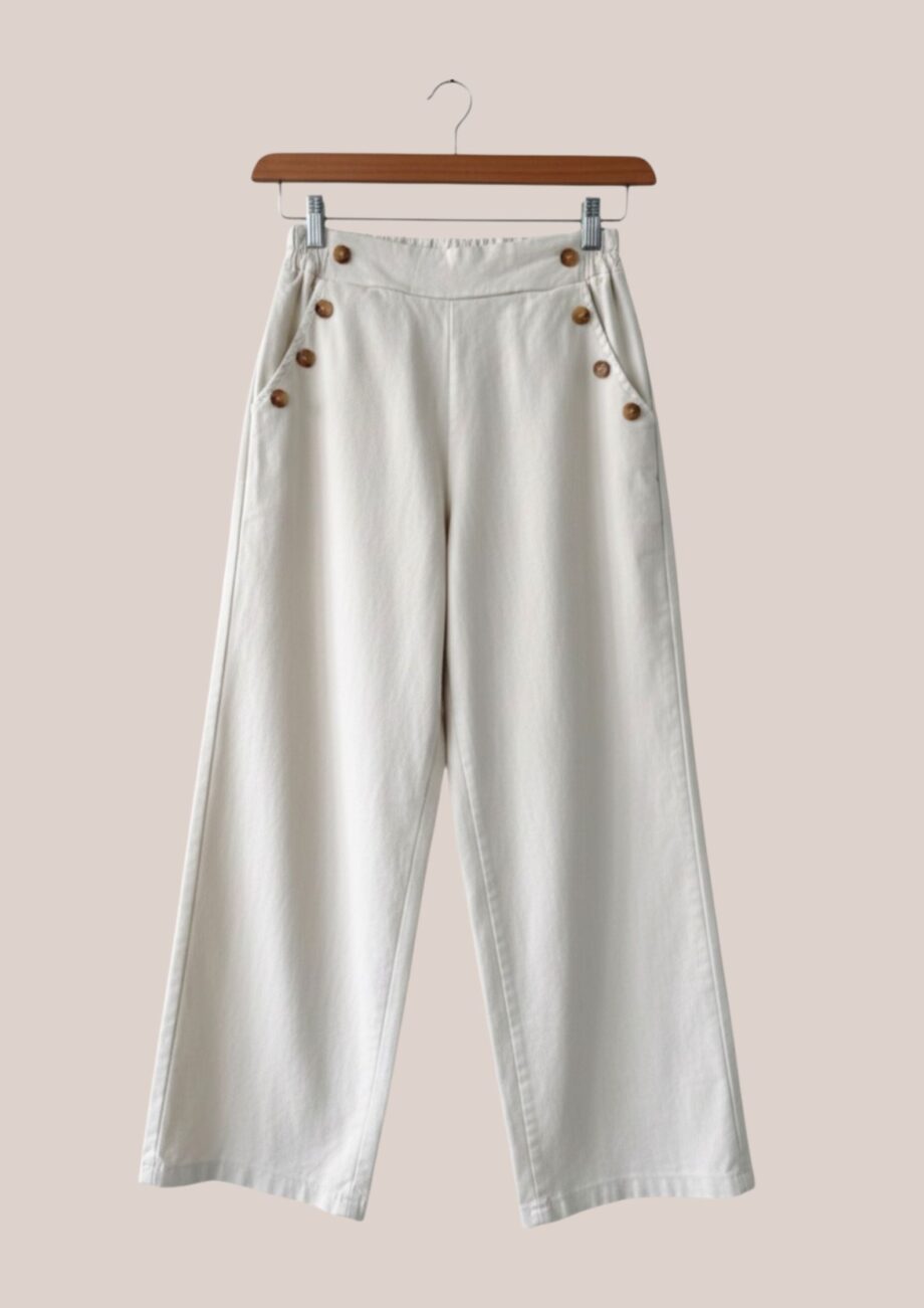 Pantalon beige clair femme senior avec taille élastiquée et boutons décoratifs - forESTIME