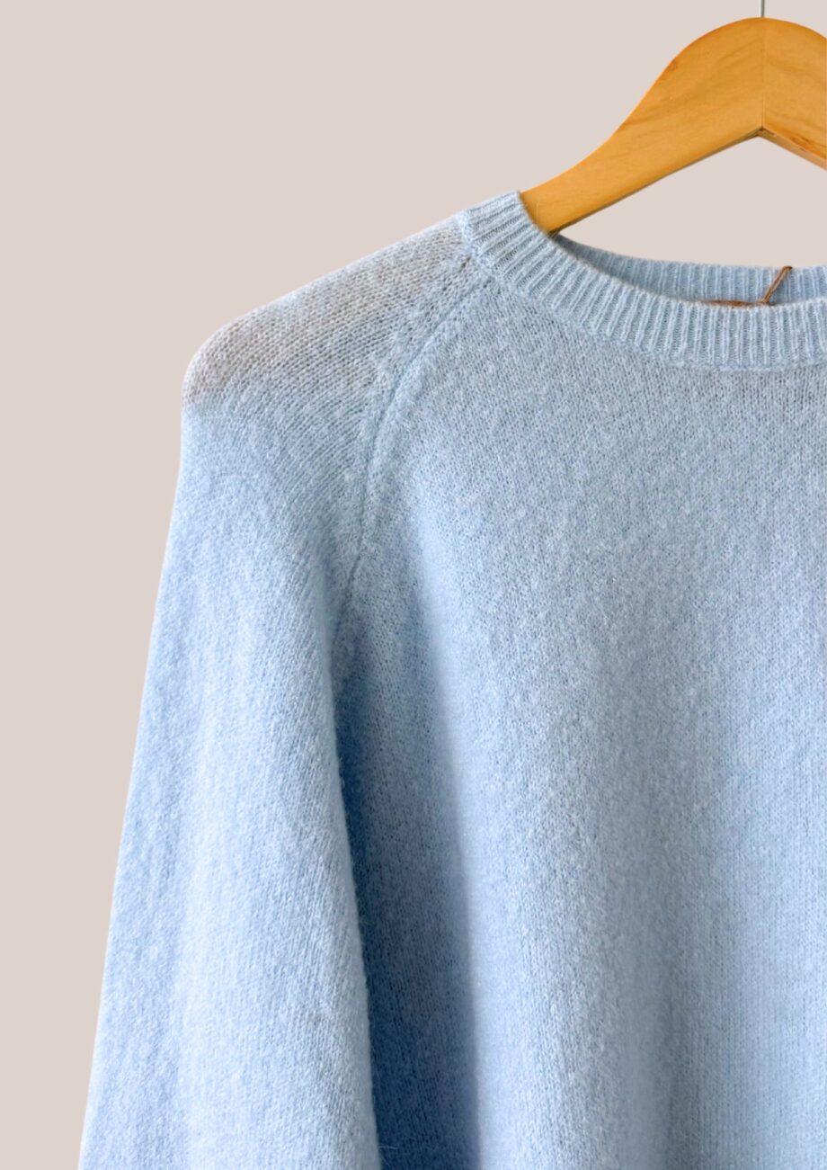 Détail maille baby alpaga pull bleu ciel femme senior - forESTIME