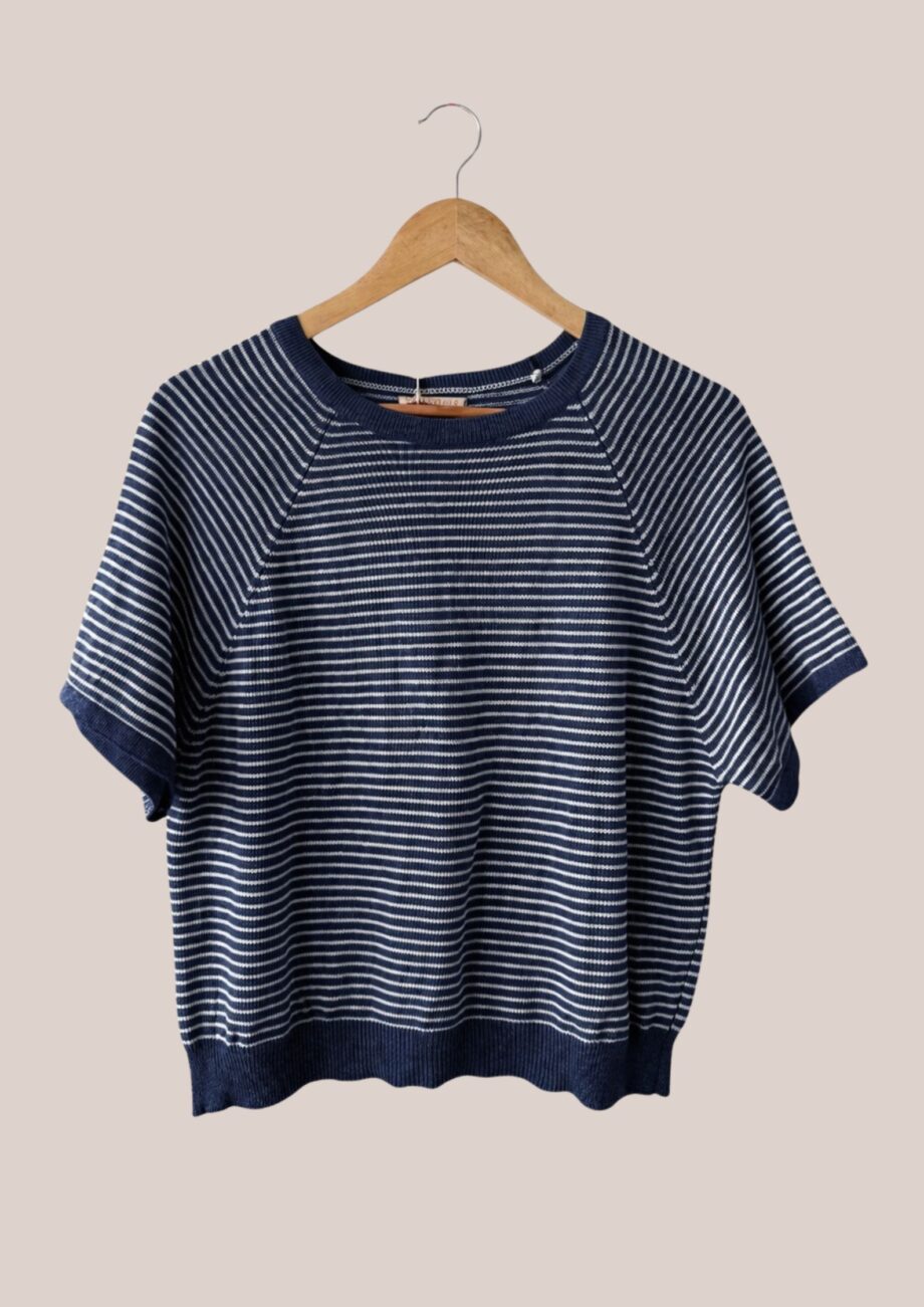Pull paty de coloris marine idéal pour femme senior. Très confortable