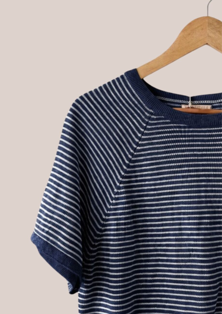 Zoom sur le Pull Paty en coloris marine