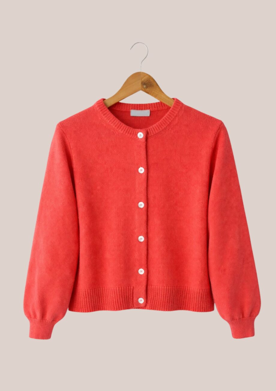 Gilet femme senior, coloris corail idéal pour femme senior