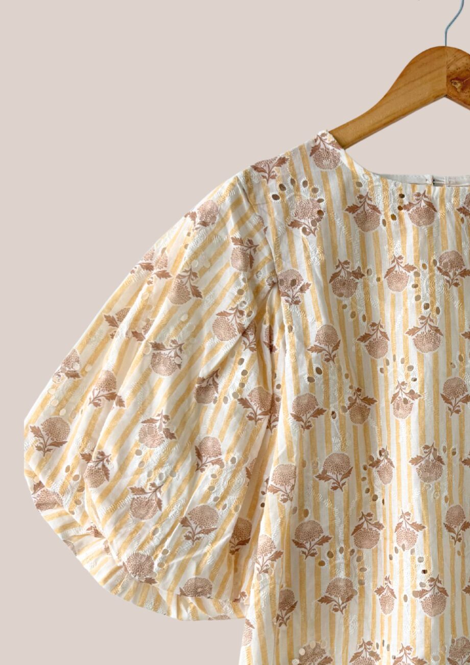 Blouse jaune idéal pour femme senior