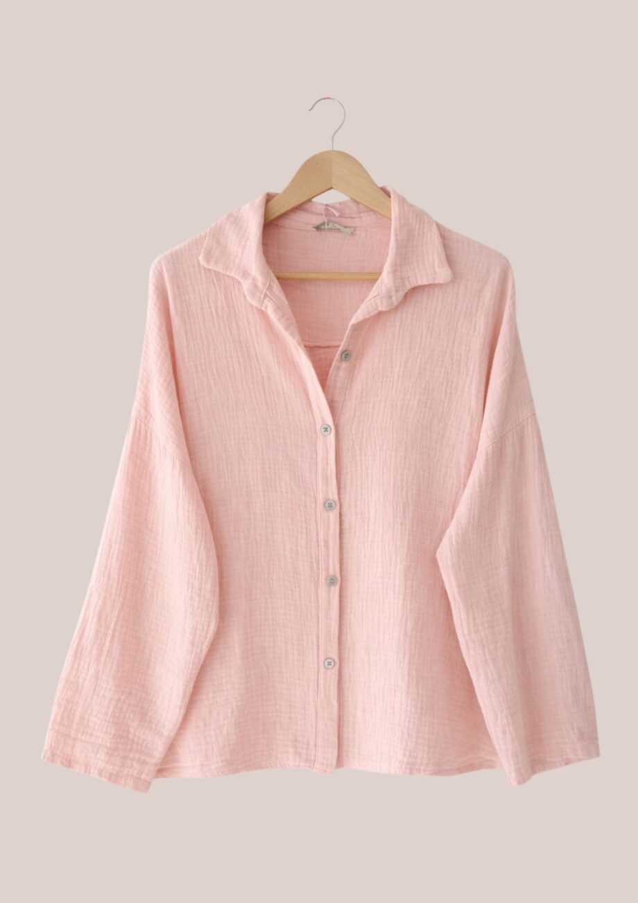 Chemisier Cassandre coloris rose poudré, idéal pour femme senior
