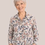 Chemisier Charlotte en coloris Cachemire beige idéal pour femme senior - forESTIME