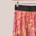 Détail imprimé floral rose délicat jupe longue viscose femme senior - forESTIME